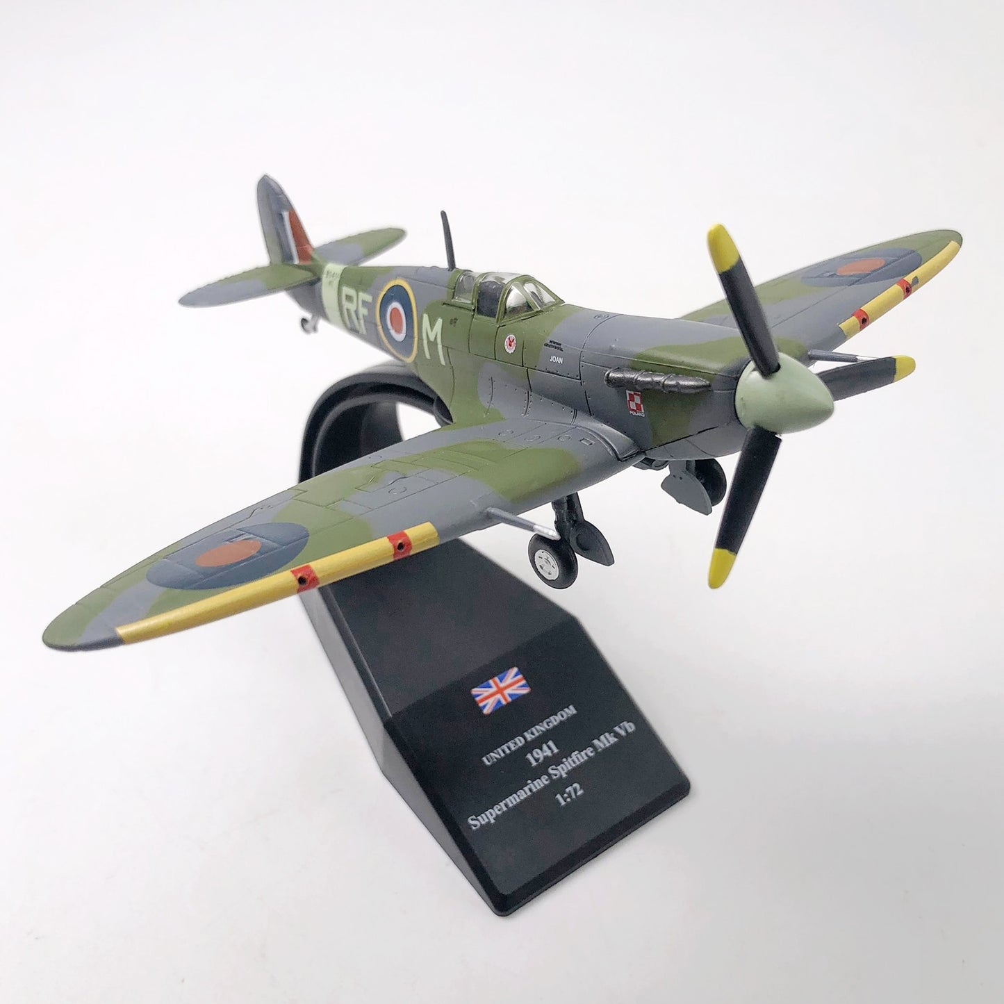 1/72 Scale World War II WWII England British UK Spitfire Fighter Airplane Model
