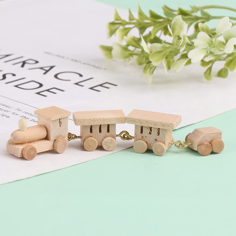 1Pc Mini Wooden Train Simulation Model Toys 1/12 Dollhouse Miniature Accessories For Doll House Decoration Educational Toys