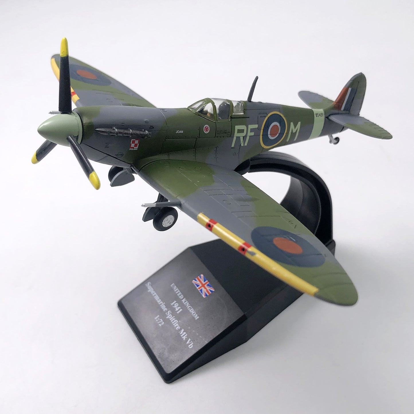 1/72 Scale World War II WWII England British UK Spitfire Fighter Airplane Model